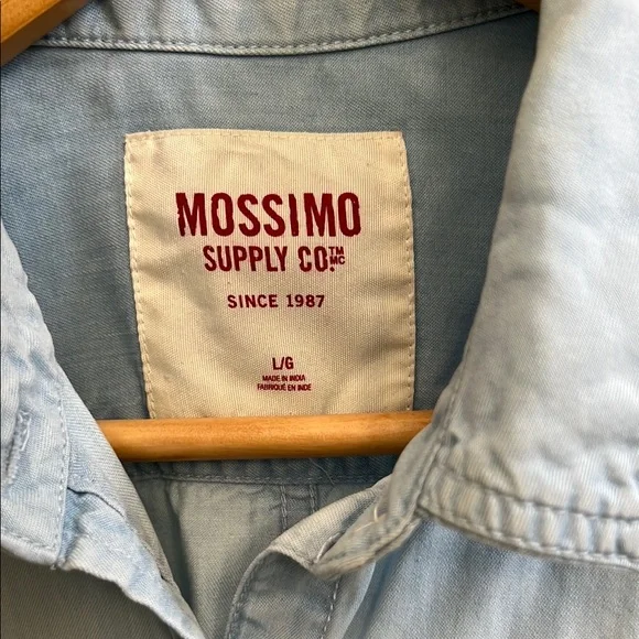 Mossimo Light Blue Sleeveless Denim Shirt - Picture 2 of 5